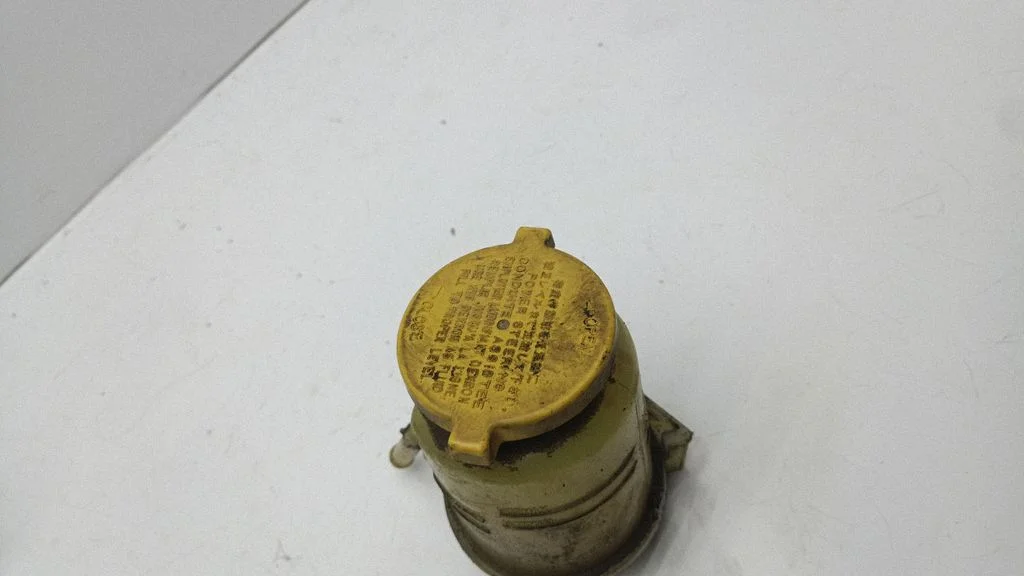 Power steering fluid tank/reservoir
