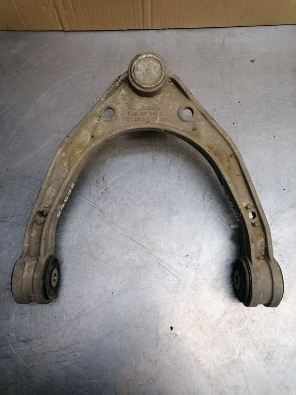 Front lower control arm/wishbone 7L0407047A