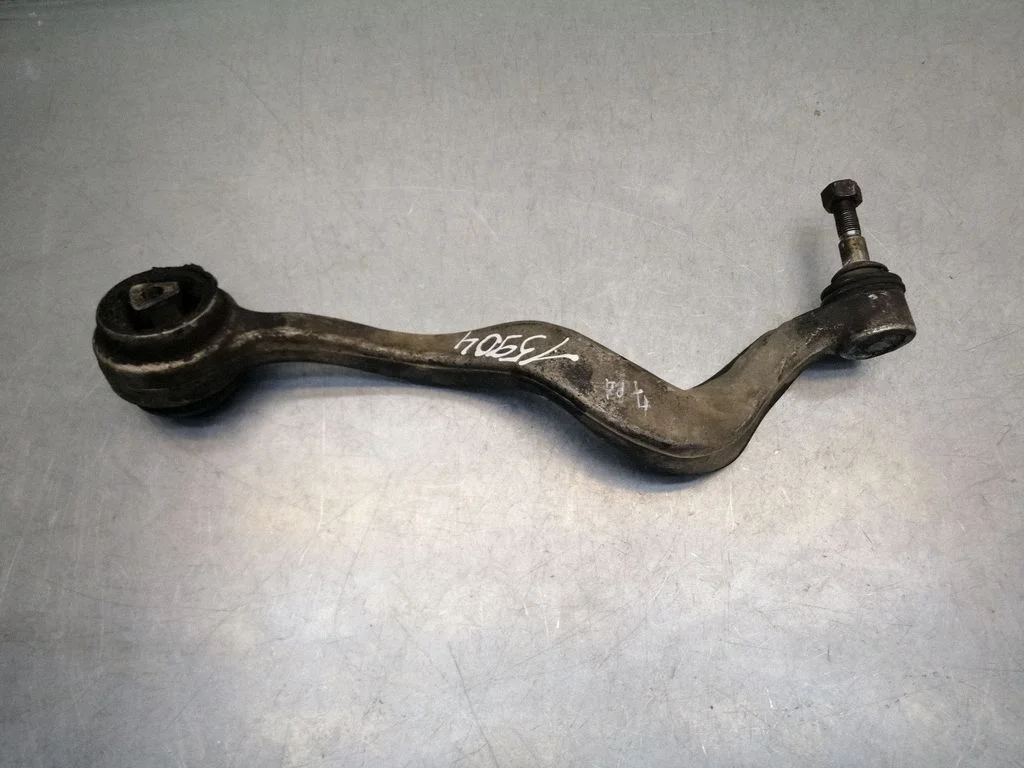 Front lower control arm/wishbone – right