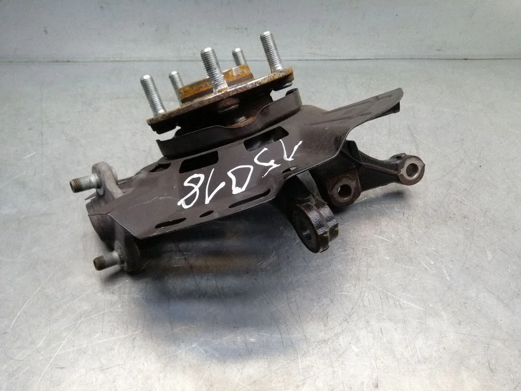 Front wheel hub F607092