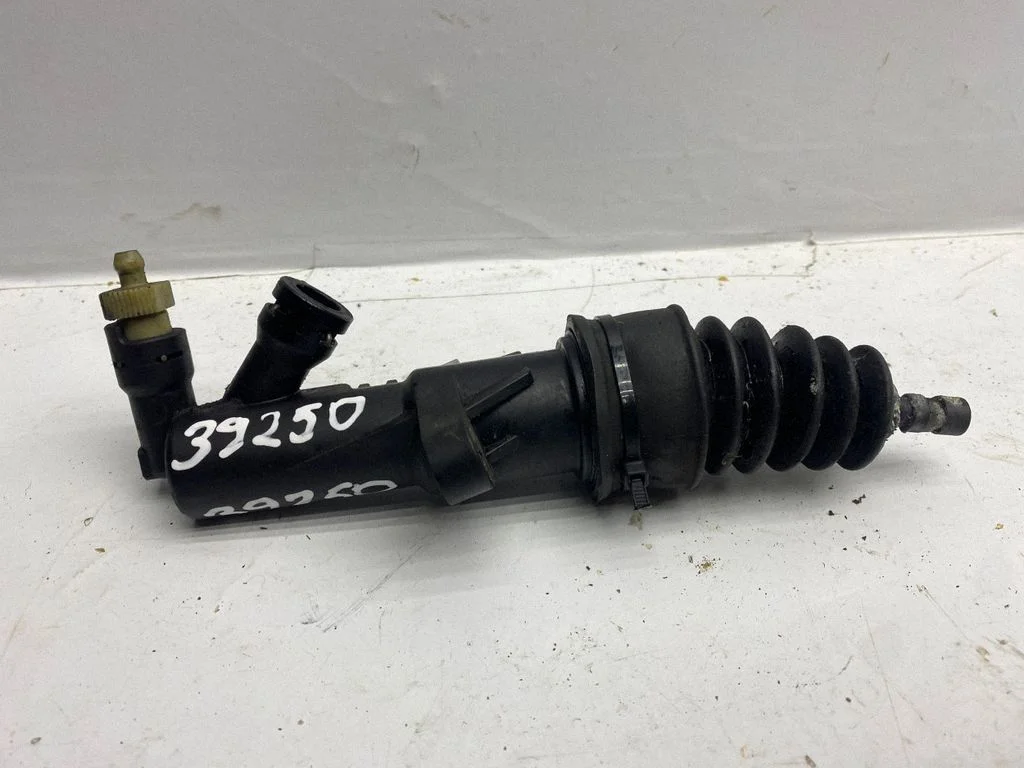 Clutch master cylinder 9683039680