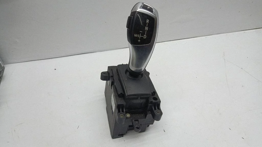 Gear selector mechanism 9218101