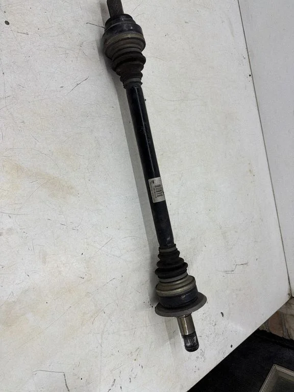 Rear driveshaft 7566086