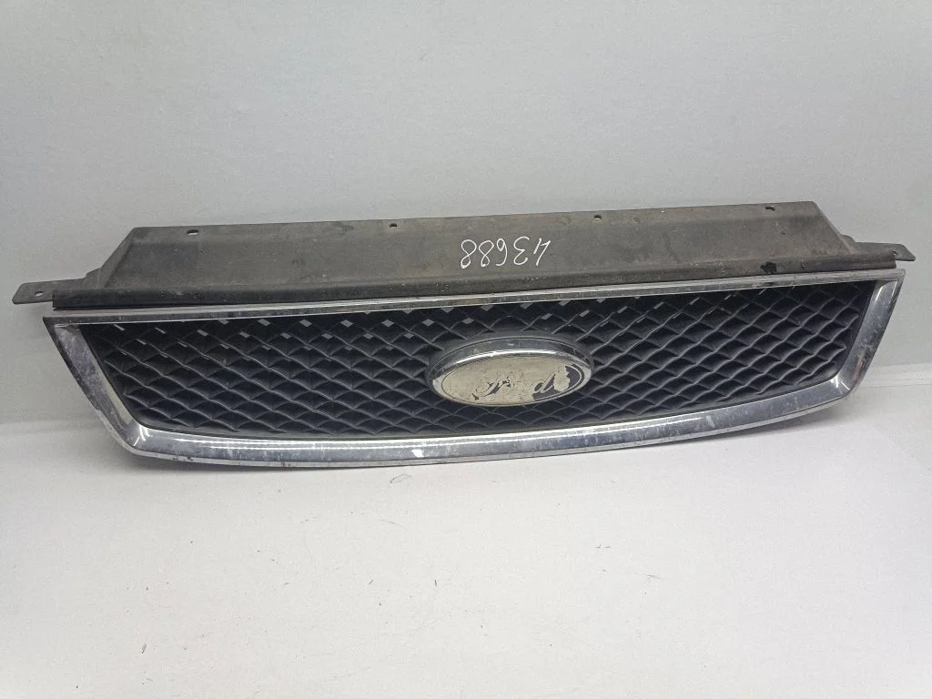 Front bumper upper radiator grill 3M511R81387