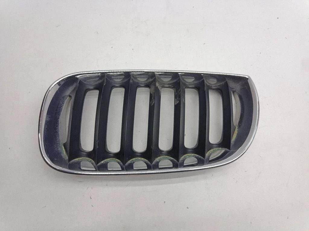 Front bumper upper radiator grill 340290902