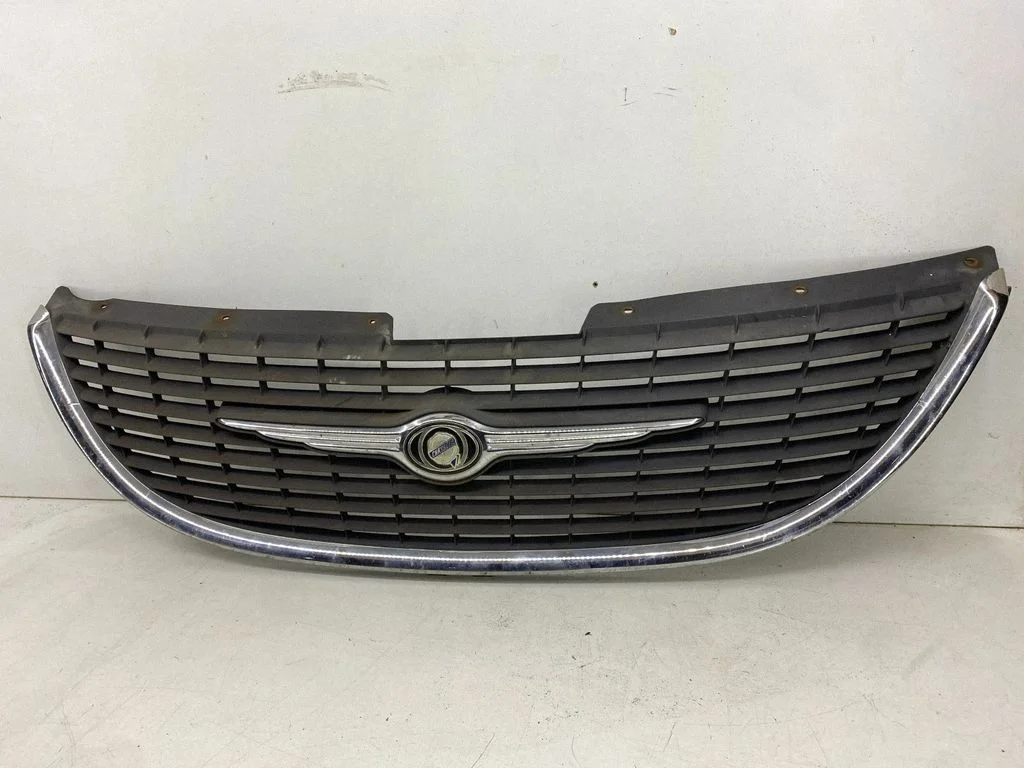 Front bumper upper radiator grill 4857300