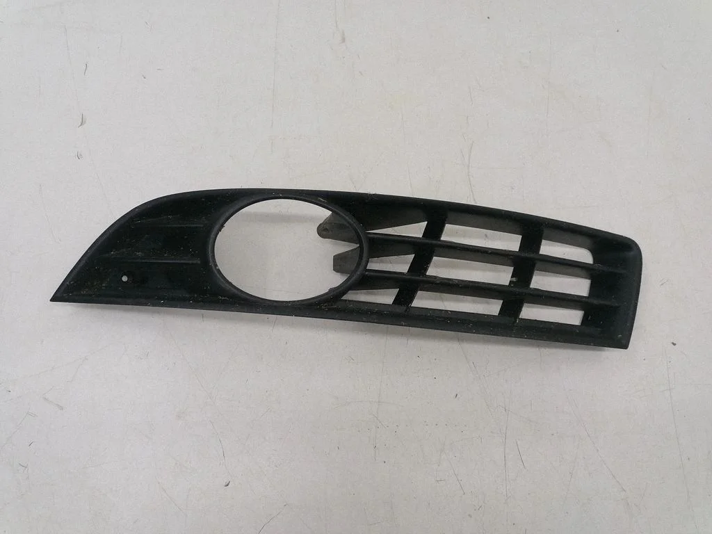 Front fog light trim/grill 3C0853665A