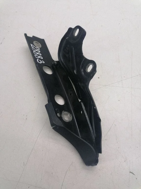 Mootorikapoti hinged 4G8823301D