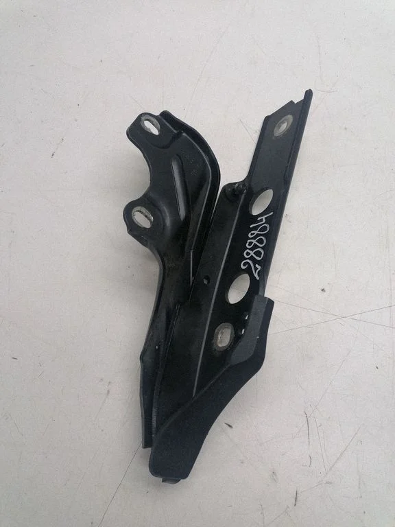 Mootorikapoti hinged 4G8823302D