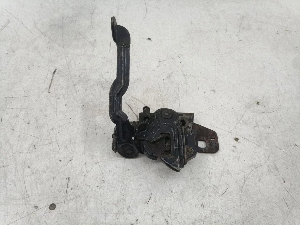 Engine bonnet/hood lock/catch
