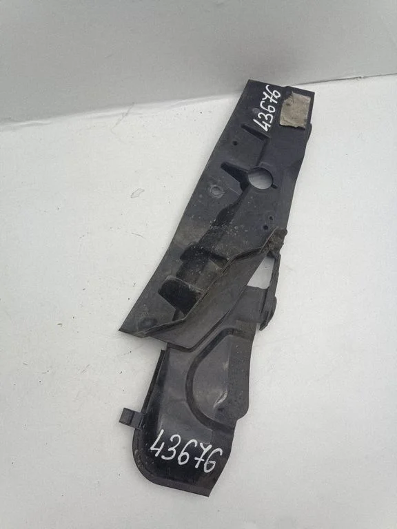 Fender mounting bracket 3M51R02476AJ