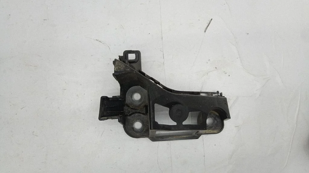 Rear bumper mounting bracket 9681049680