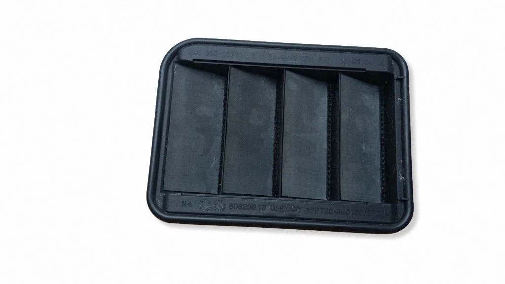 Quarter panel pressure vent – BMW i3 (2013-)