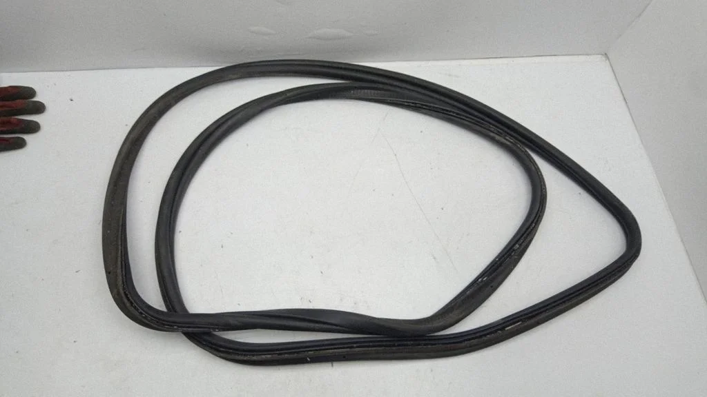 Loading door rubber seal (on body) 718410806