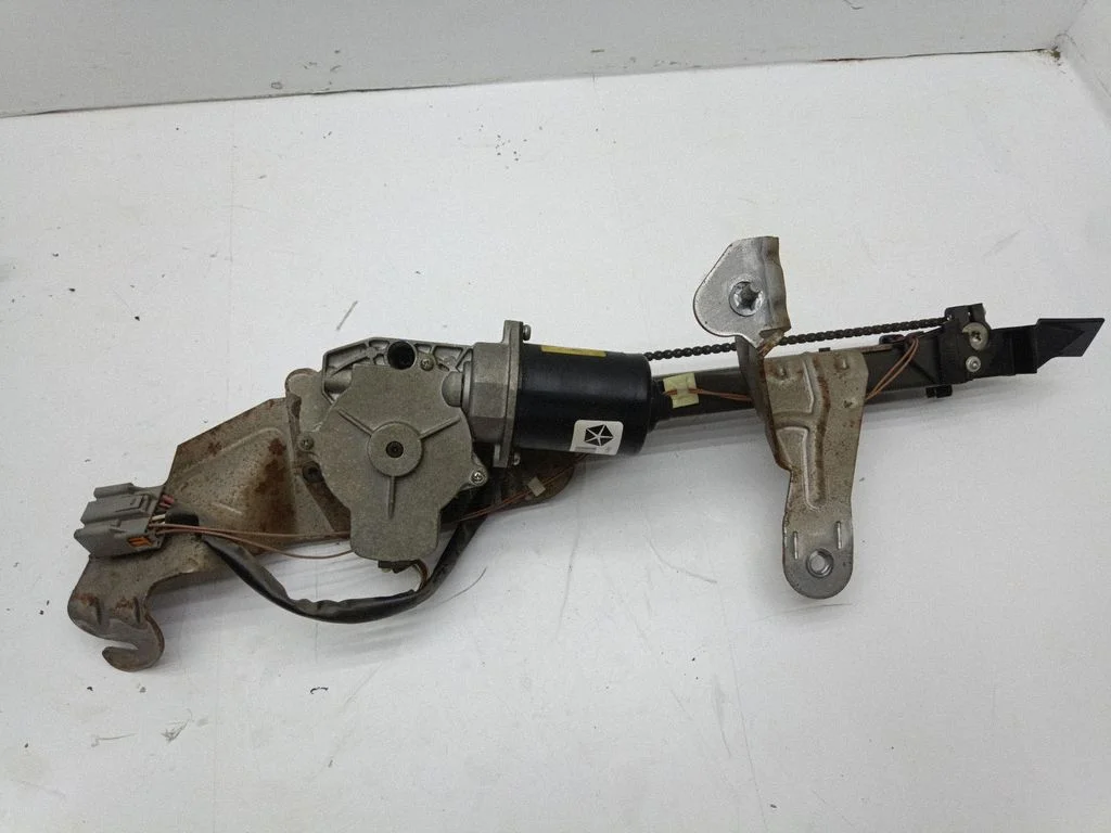 Tailgate/trunk/boot lift motor P05054294AC