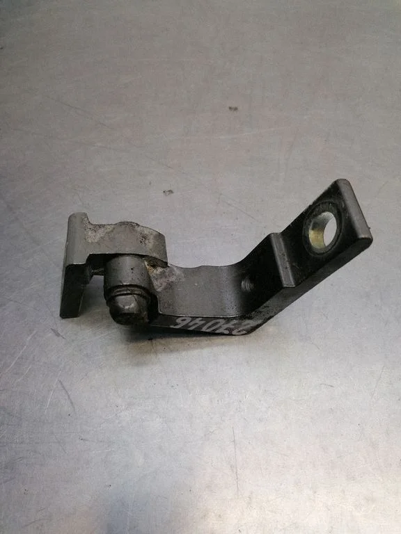 Front door upper hinge 7L0831402