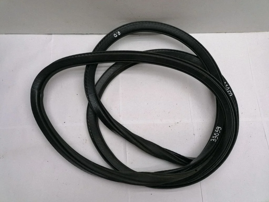 Front door rubber seal 31457573