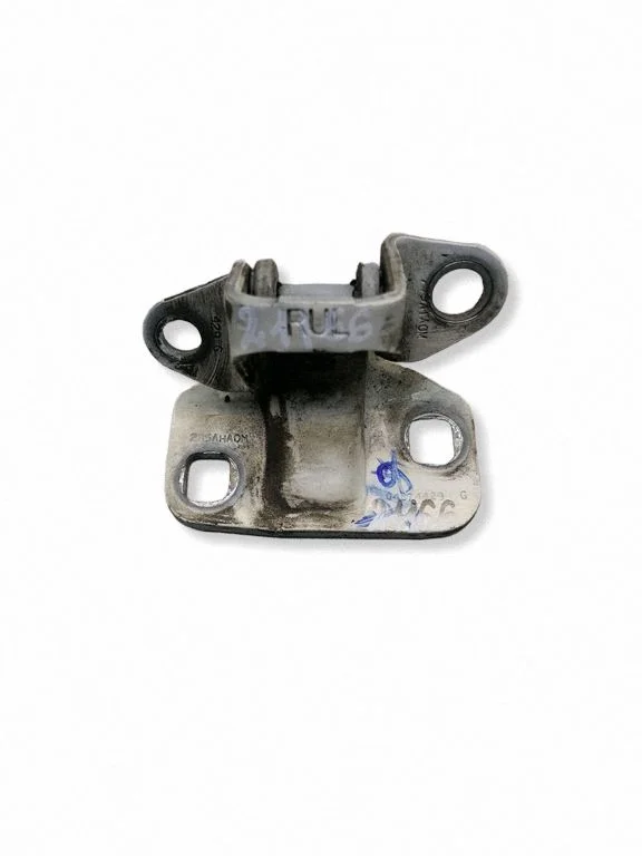 Rear door upper hinge 04574429G