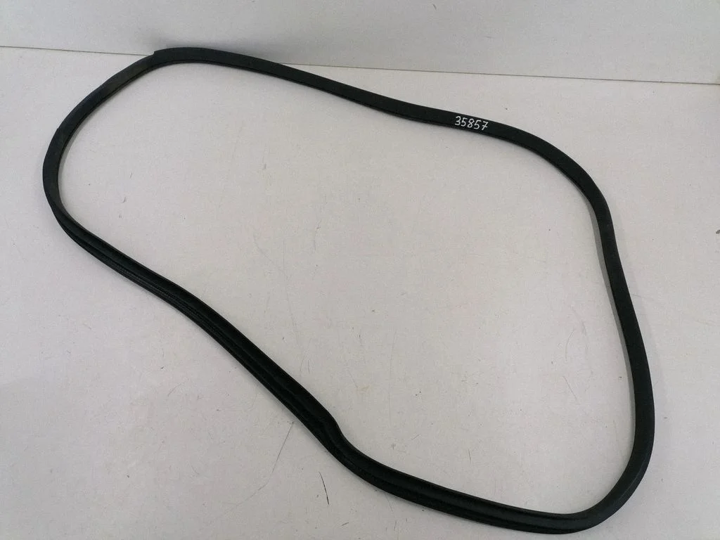 Rear door rubber seal (on body) A2536970251