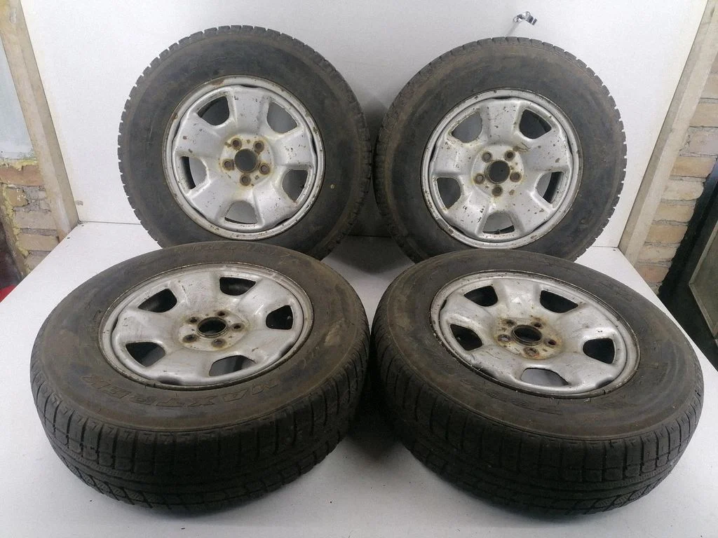 R15 plieninis štampuotas ratlankis (-iai)
