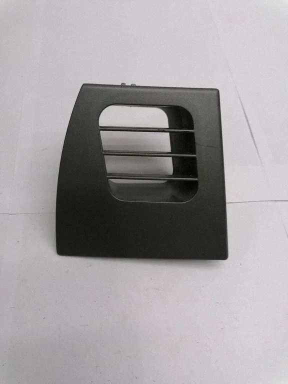 Armatuurlaua õhutusresti kate – BMW 7-seeria E65 E66 (2001-2008)