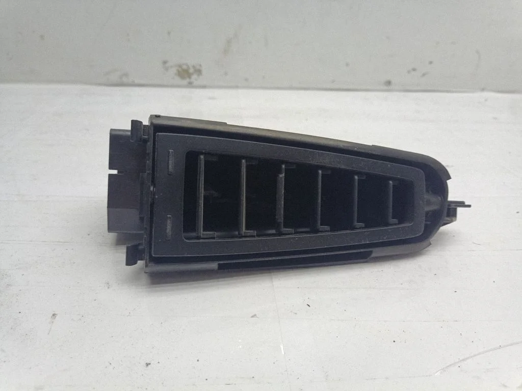 Dashboard side air vent grill/cover trim 9657691477