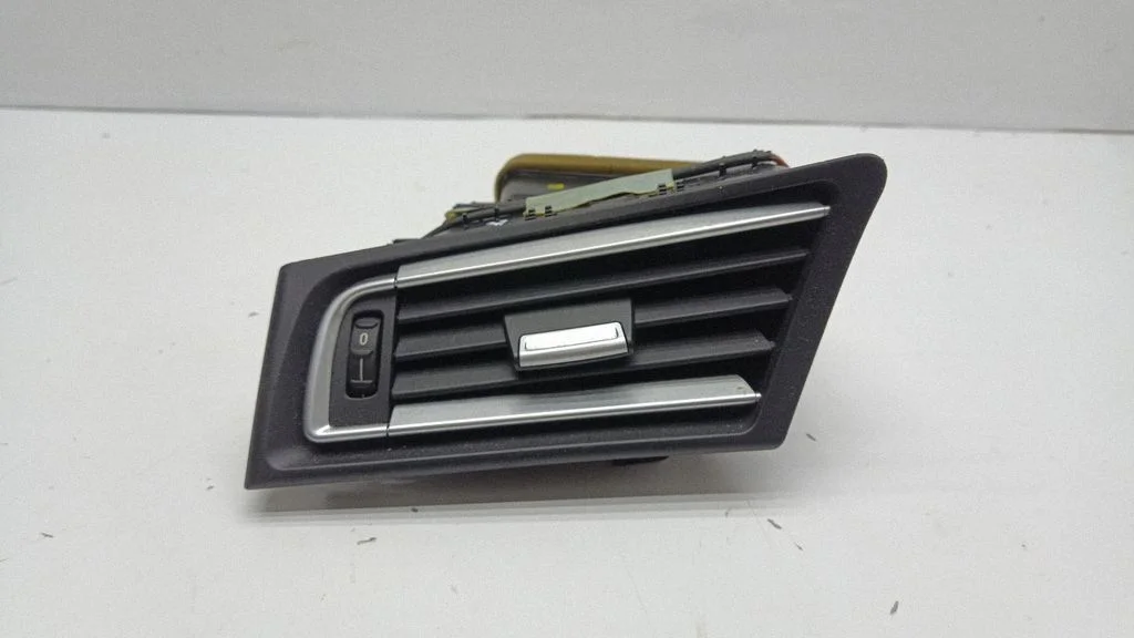 Dashboard side air vent grill/cover trim 14121810