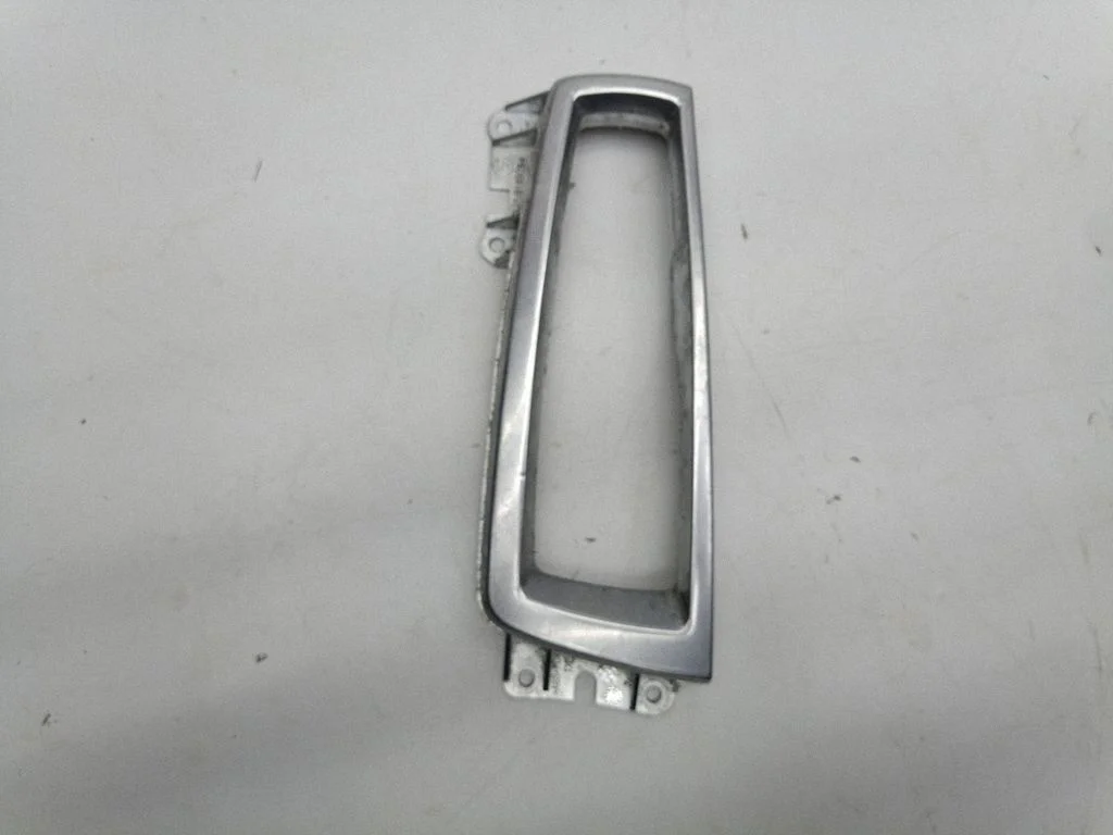 Gear shifter surround trim plastic 10041037