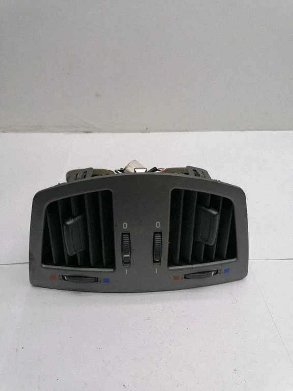 Rear air vent grill 64227002395