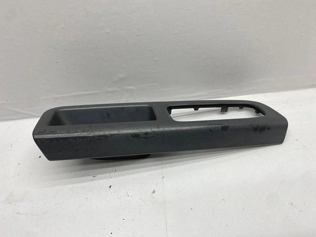 Front door window switch trim 8679473