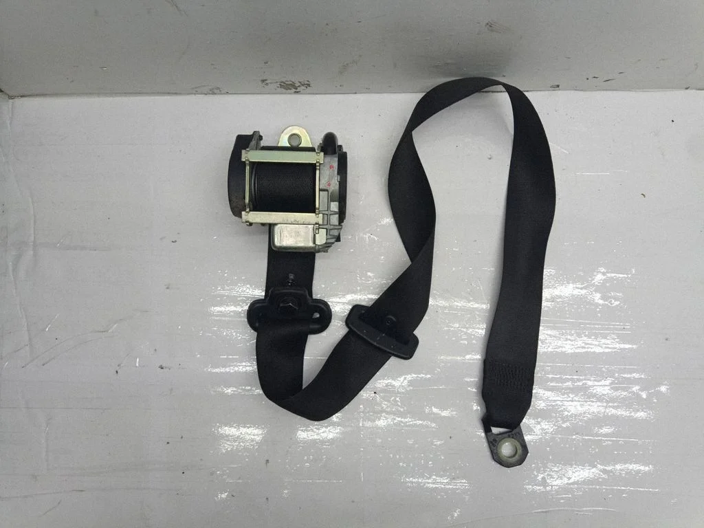 Front seatbelt A4548600305