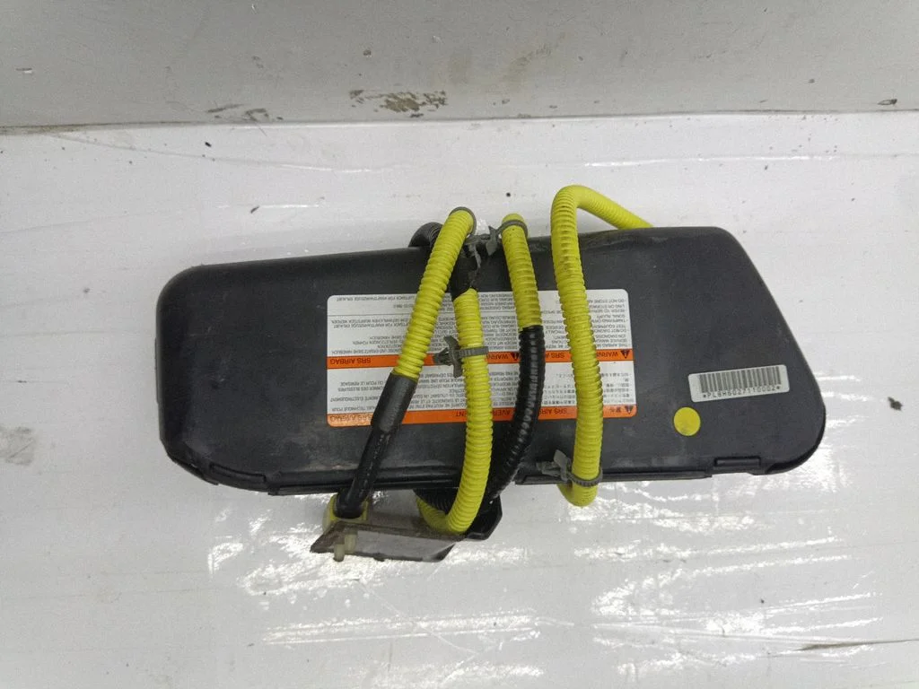 Seat airbag – left