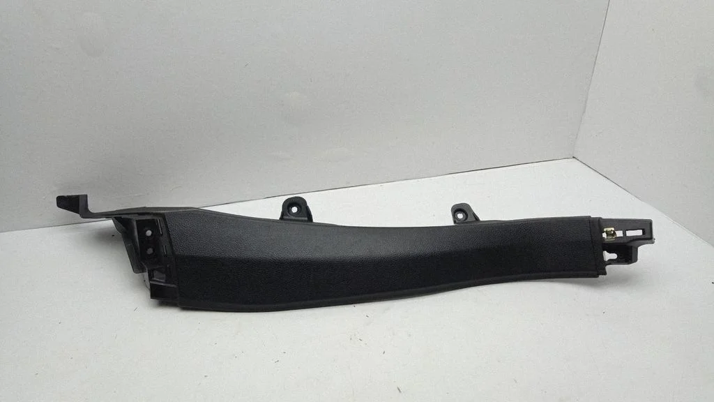 (C) pillar trim 9112886