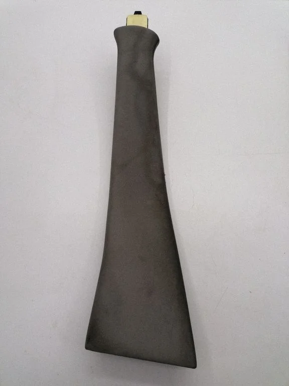 (B) pillar trim (top) 0052002221