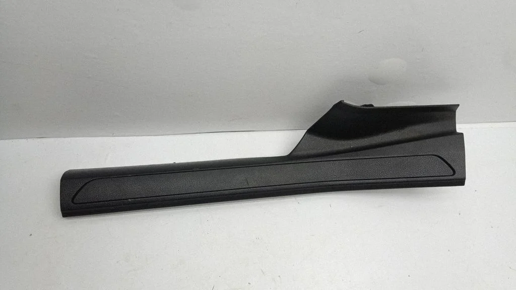 Rear sill trim cover 9114129