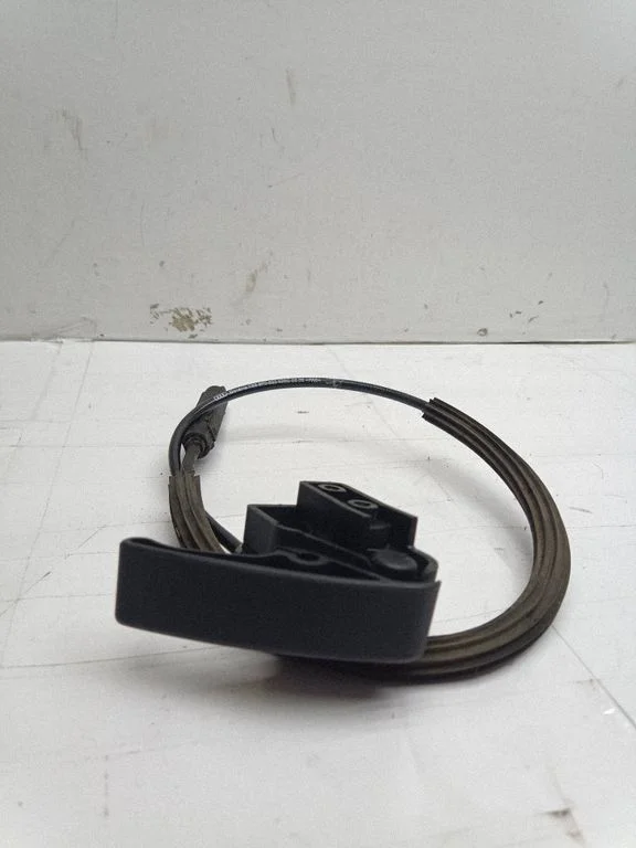 Engine bonnet (hood) release handle 8P0823535C