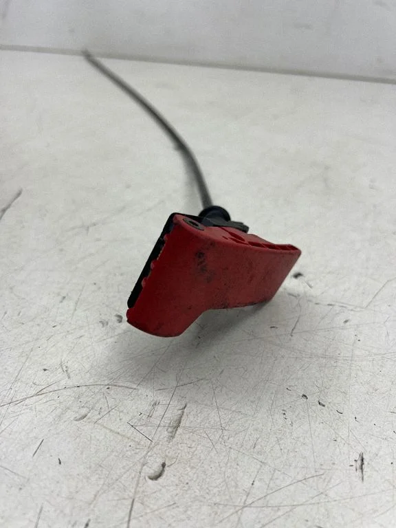 Engine bonnet (hood) release handle