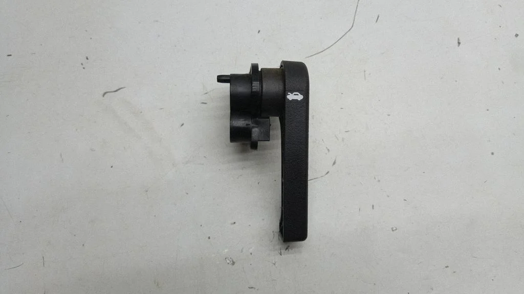 Engine bonnet (hood) release handle