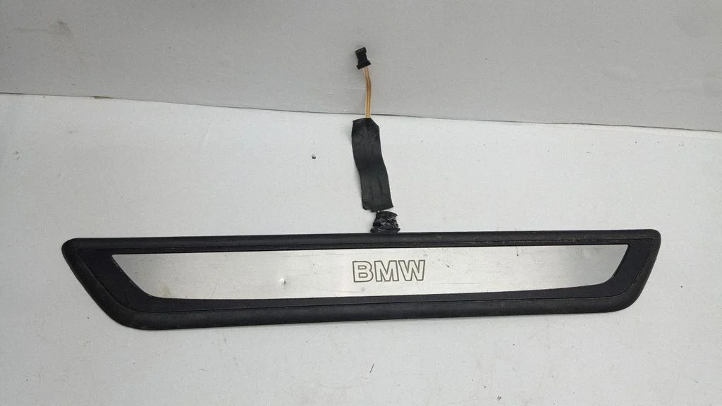 Front sill trim cover 7190969