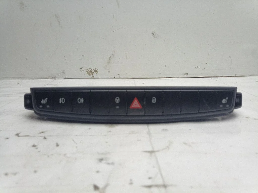 Hazard light switch A4548203310