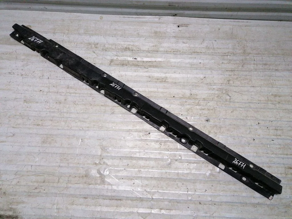 Sill supporting ledge 51777207195