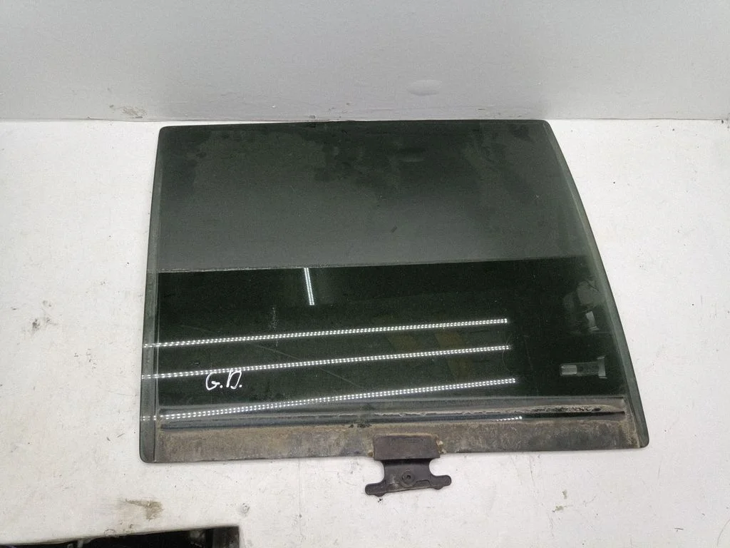 Rear door window glass – right