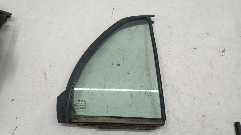 Rear vent window glass – right