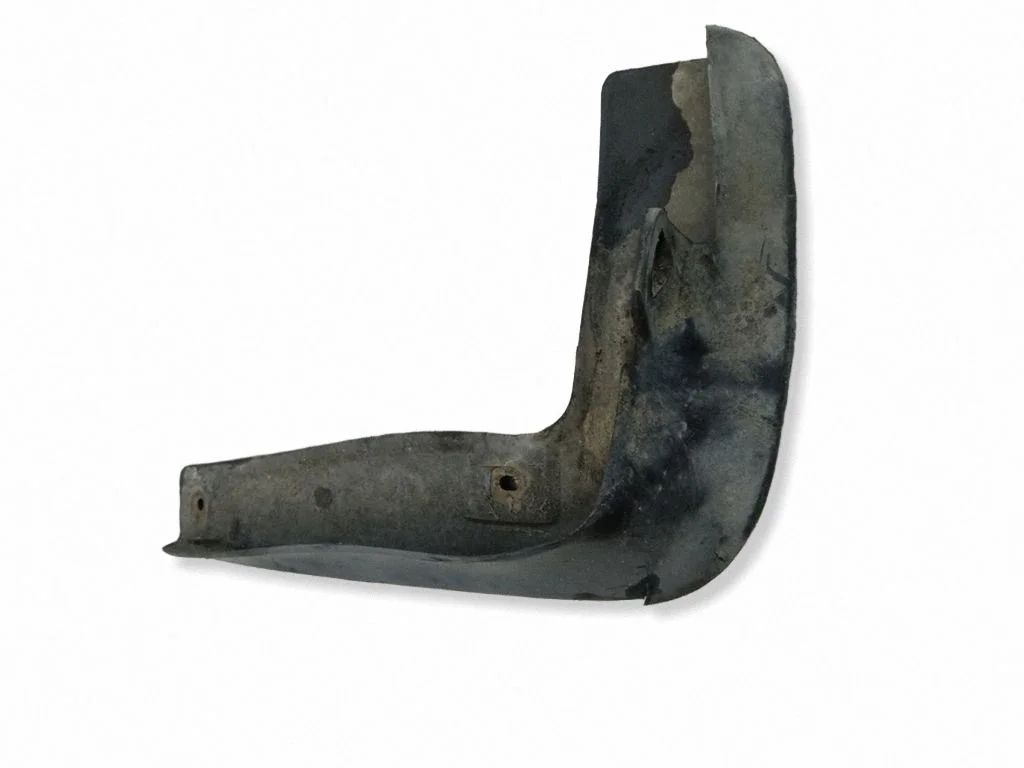 Rear mudguard – Toyota Avensis T220 (2000-2003)