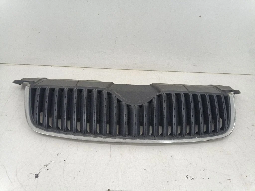 Atrapa przednia (grill) 5J0853668A