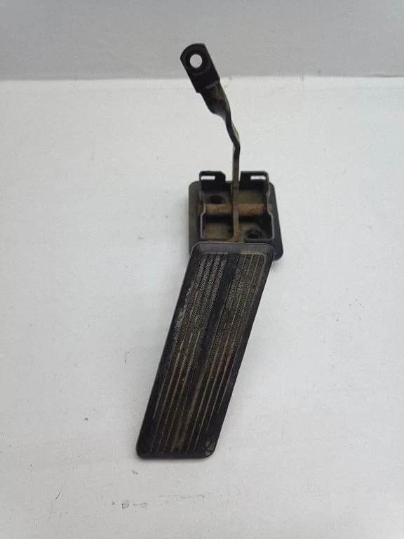 Accelerator throttle pedal 4612223