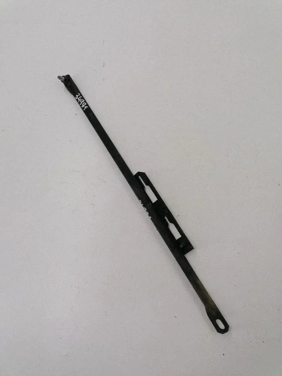 Radiaatori tugipaneeli klamber