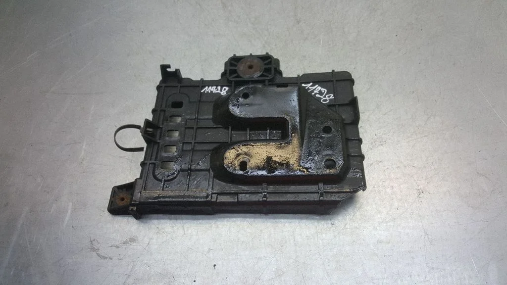 Battery box tray