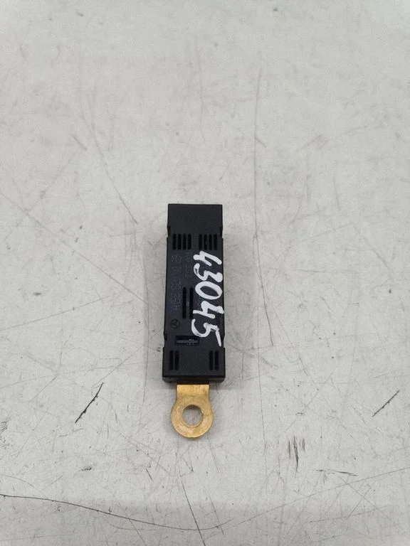Antenas pastiprinātājs – Mercedes-Benz GLA klase W156 X156 (2013-2019)