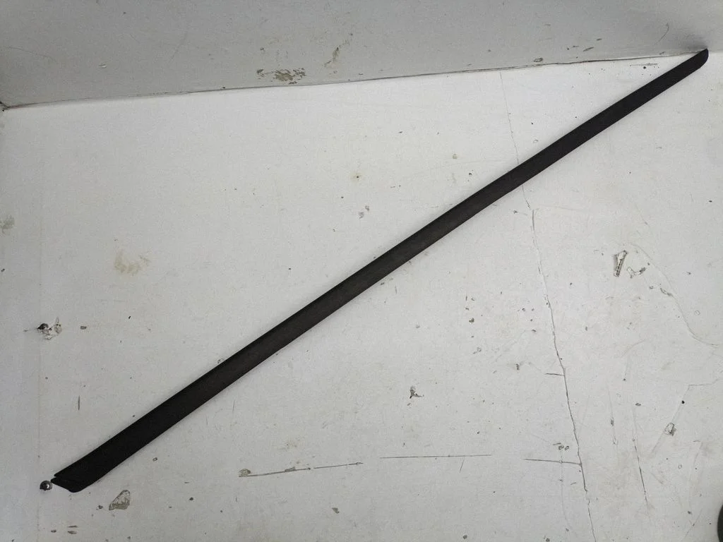 Windshield trim 8P0854327